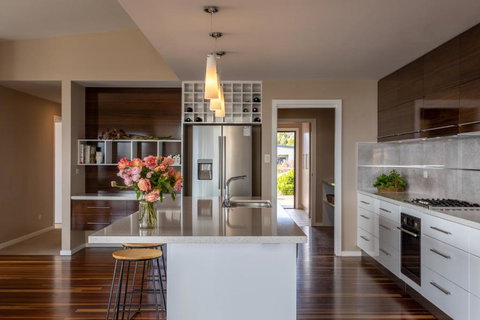 River Haven Serene Spacious With River Views - Winery Find 3