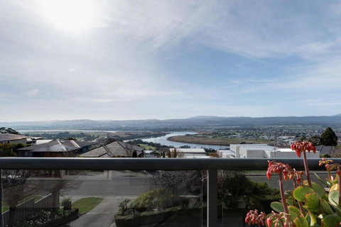 Riverview Escape - Winery Find 2