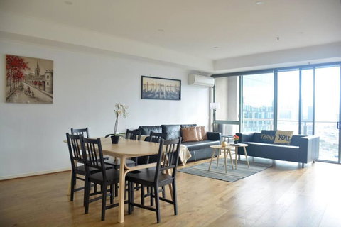 RiverView Spacious 3BR2Bath2Car WifiPoolGym Crown - Winery Find 3