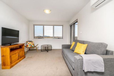 Relaxing 2BR Apt In North Point Complex - Winery Find 0