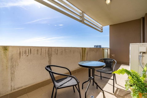 Relaxing 2BR Apt In North Point Complex - Winery Find 3