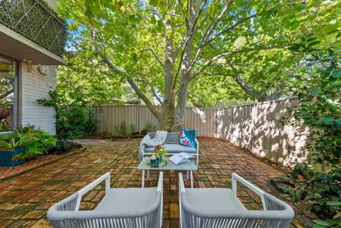 Romantic Retreat With Garden - Winery Find 1
