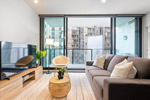 Rooftop Pool 2BR Apt At Marvel Stadium With Free Parking - Winery Find 1