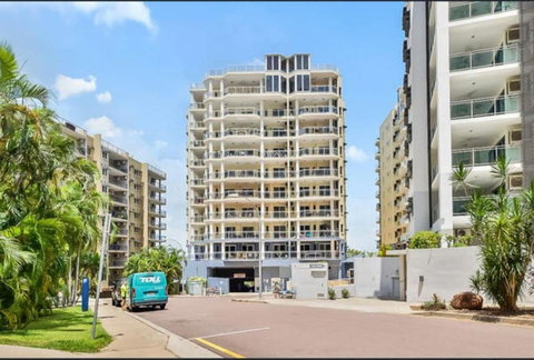 Room In City With Kittens! - Winery Find 0