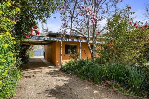 Roses On The River - An Absolute River Frontage Cottage - Winery Find 1