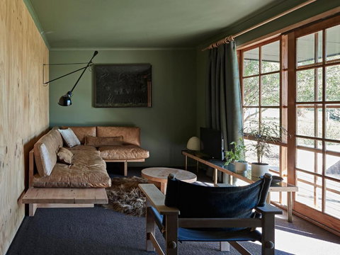 Ross Farm - Cabin - Winery Find 0