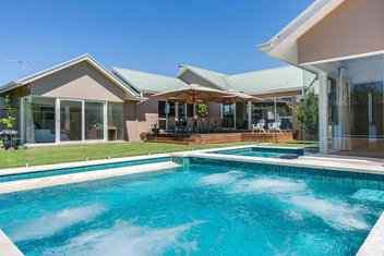 Royadie Resort - Pool Spa Tennis 500m To Beach with Winery Find