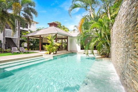 Royal Pavilions 8 - Winery Find 0