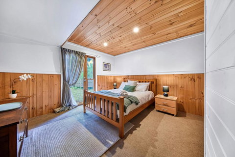 Rustic Treehouse - Aireys Inlet - Winery Find 2