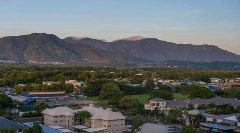 Rydges Esplanade Resort Cairns - Winery Find 1