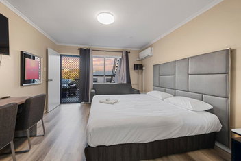 S1 Motel with Winery Find