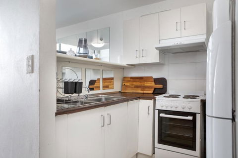 S203S - The Loft By Darling Harbour - Winery Find 3