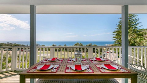 Salty Air Beachside Cottage At Killcare - Winery Find 1