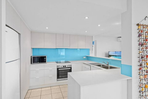 Salty Breeze - Rooftop Terrace & Jacuzzi - Winery Find 3