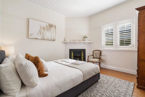 Sampson Cottage - Historic Charm - Winery Find 1
