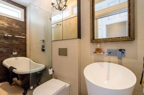 Sanctuary At The Rocks - Winery Find 3