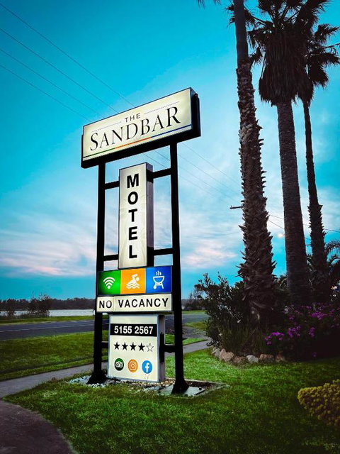 Sandbar Motel - Winery Find 1