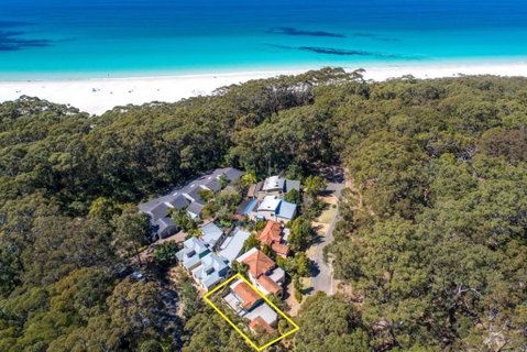 Sandpiper, Hyams Beach - Winery Find 1
