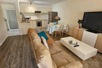 Sandringham Tranquil Retreat with Winery Find