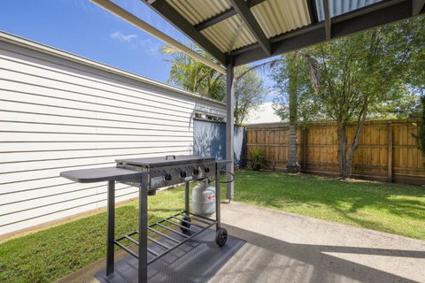 Sandy Beach House Cowes - Winery Find 3