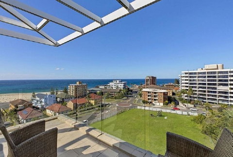 Sandy Cove Apartment The Entrance 31 - Winery Find 1