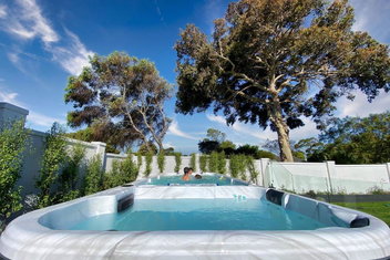 Sandy Delight Inverloch with Winery Find