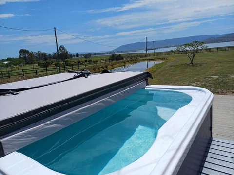 Somerset Lake House - Winery Find 2