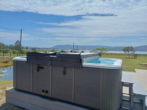 Somerset Lake House - Winery Find 1