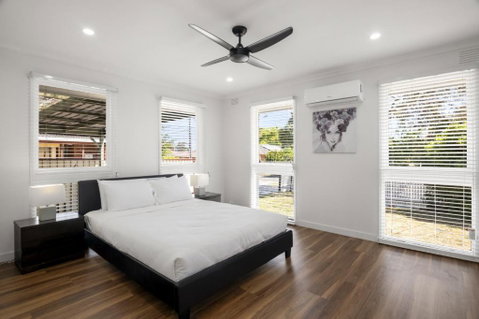 Spacious 3-Bed House With Outdoor Dining & BBQ - Winery Find 1