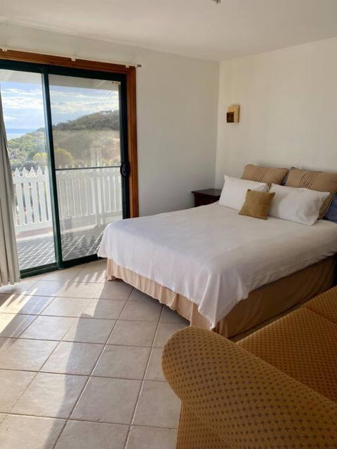 Spear Creek Beach House - Winery Find 2