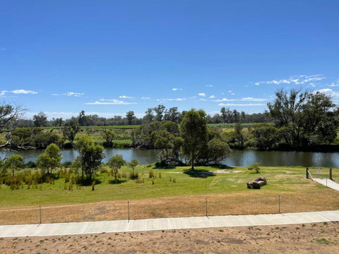 Stirling Estate Chalets - Winery Find 2