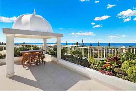 Beachside Resort Kawana Waters - Winery Find 0