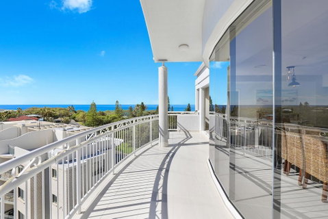 Beachside Resort Kawana Waters - Winery Find 2