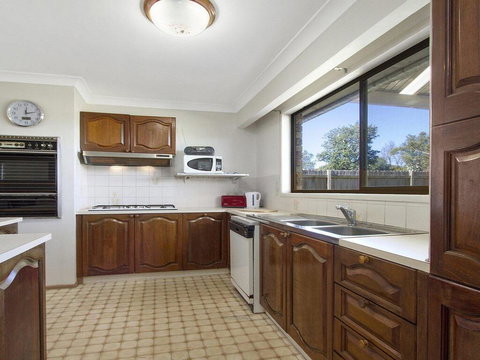 Beachway - Beach Access At End Of Street - Winery Find 3