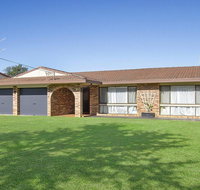 Beachway - beach access at end of street - Winery Find