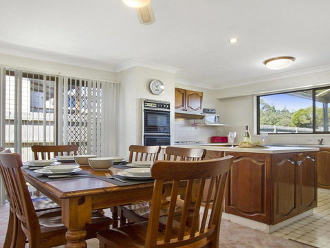 Beachway - Beach Access At End Of Street - Winery Find 2