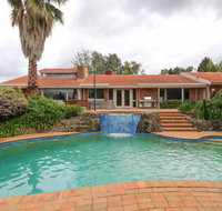 Beautiful Resort Retreat Villa in the Yarra Valley - Entertainer's delight - Winery Find