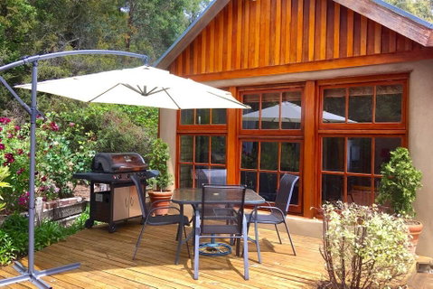 BEAUTIFUL RETREAT - 20 Mins To CBD And Only 10 Mins To MONA! - Winery Find 1