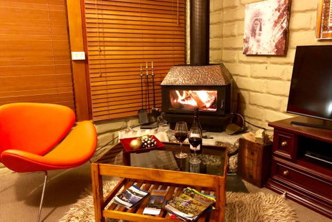 BEAUTIFUL RETREAT - 20 Mins To CBD And Only 10 Mins To MONA! - Winery Find 3