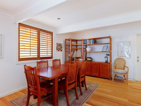 Beauty And The Beach', 88 Foreshore Drive - Large Home With WIFI & Water Views - Winery Find 1