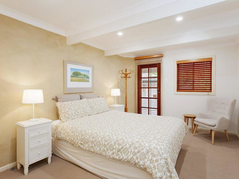 Beauty And The Beach', 88 Foreshore Drive - Large Home With WIFI & Water Views - Winery Find 3