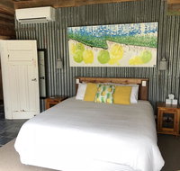 Bed in a Shed Vineyard Stay - Winery Find