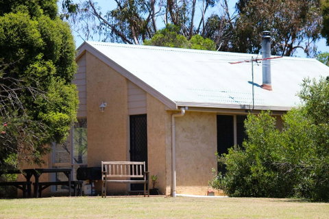 Bells Beach Cottages - Winery Find 0