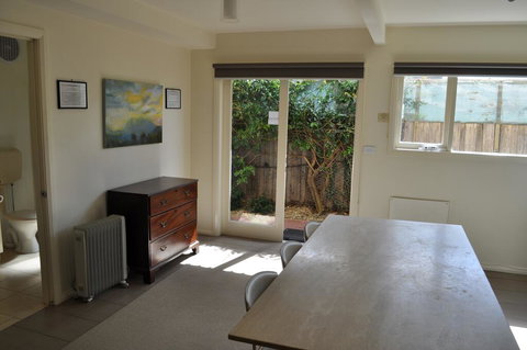 Belton Apartments - The Studio - Winery Find 3