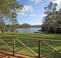 Berrara Lagoon Front Chalet - Winery Find