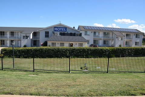 Best Western Coachmans Inn Motel - Winery Find 0
