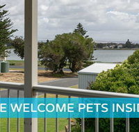 Big Stylish House with River Views Games Room  WiFI - Winery Find