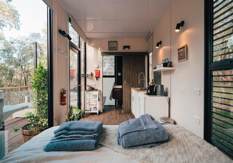 Big Tiny Paz Seven Hills Tiny House, Tallarook - Winery Find 1