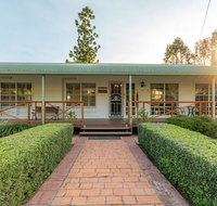 Birds 'n' Bloom Cottages - Winery Find