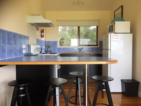 Black Cockatoo Cottages - Winery Find 2